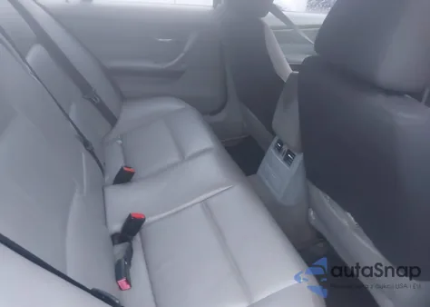 2008 BMW 328Xi z USA, uszkodzony, nr VIN WBAVC93508K037202